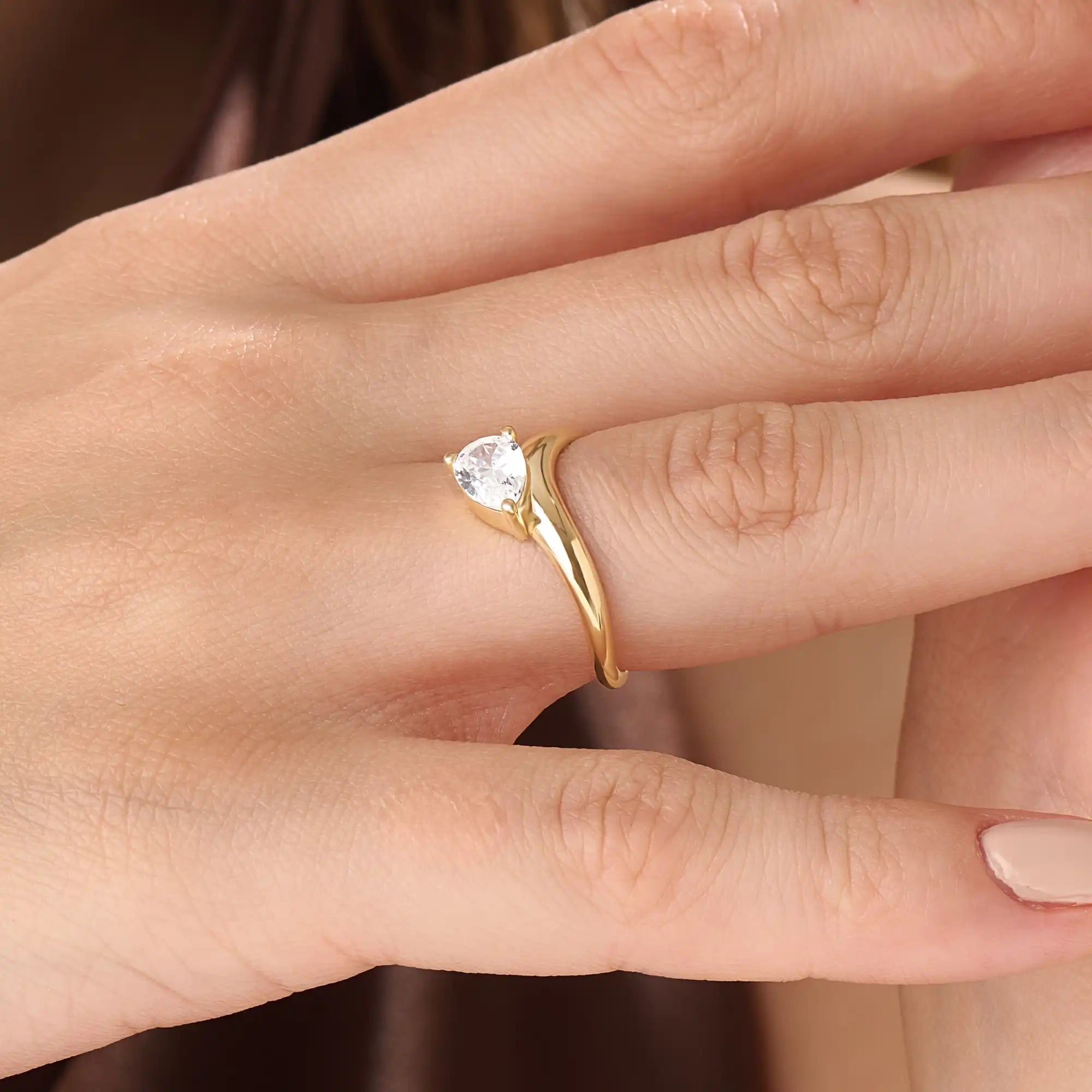 14 Ayar Vermeil Zarif Damla Taşlı Yüzük