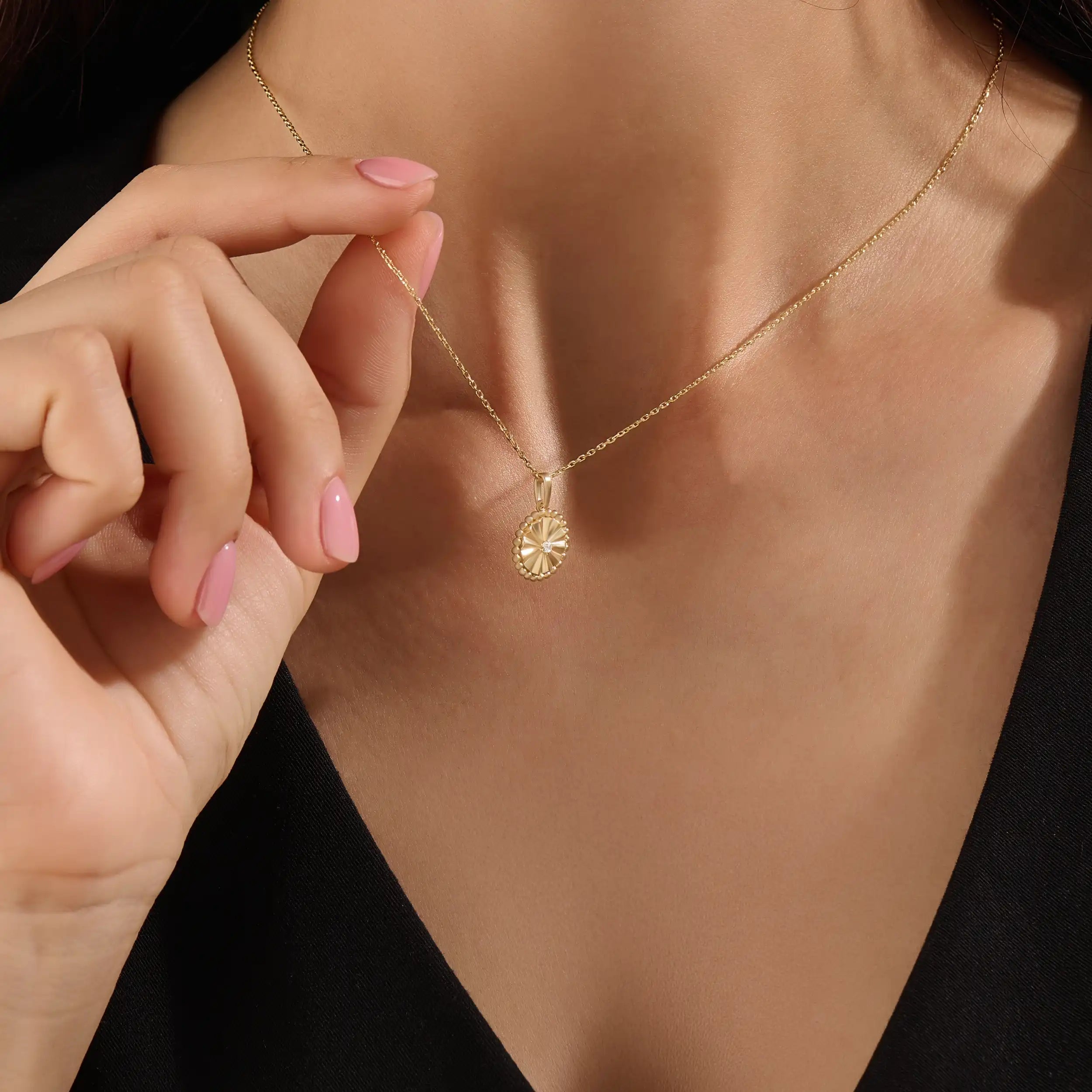 14 Ayar Vermeil Merkez Taşlı Güneş Kolye