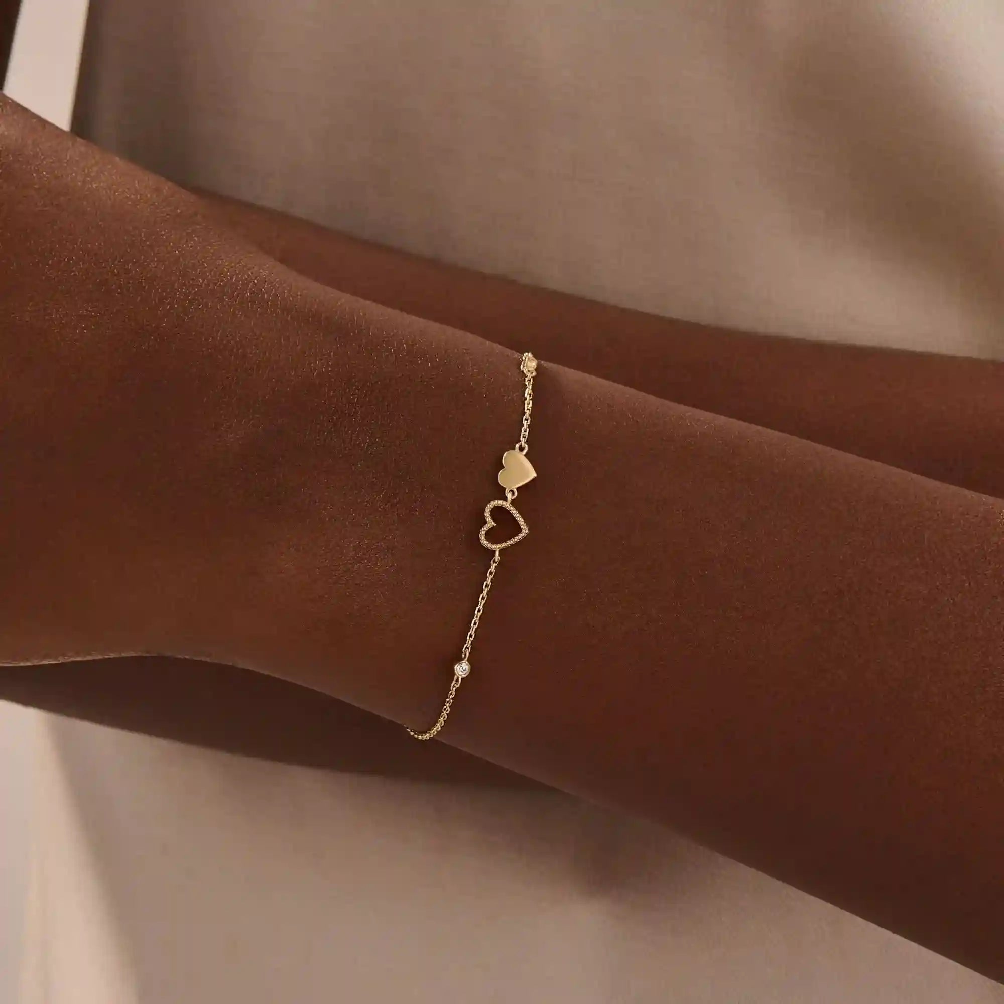 14 Ayar Altın Kalp Figürlü Minimal Charm Bileklik